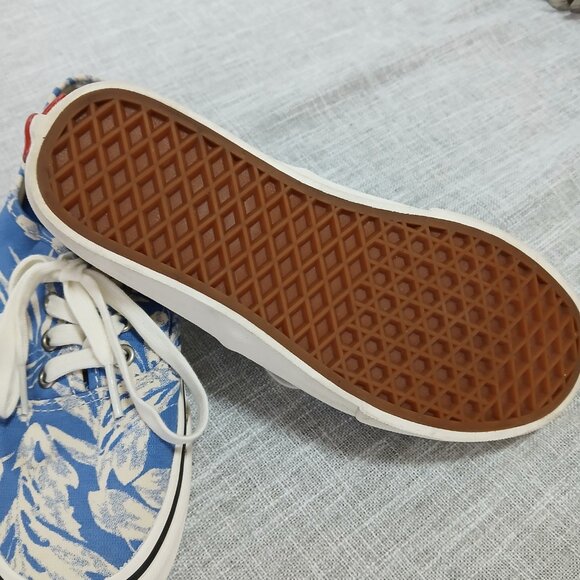 Vans UltraCush Hawiian Tropical Blue and White Floral Skate Sneaker Women's 7 - Picture 2 of 7